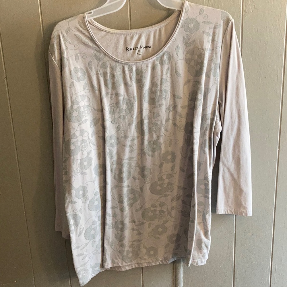Gray 3/4 sleeve Woman’s shirt